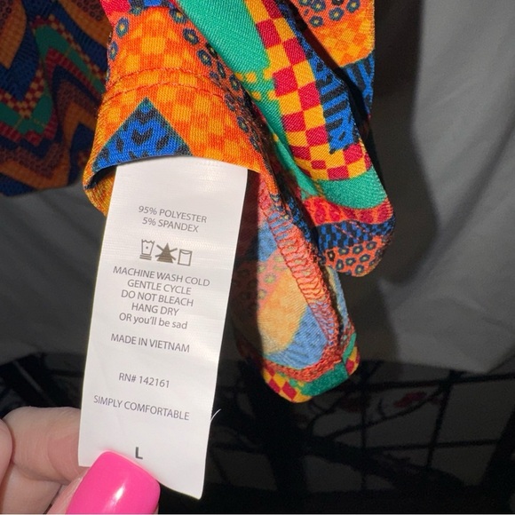 Lularoe Large Madison Pleated with Pockets Red Navy Green Orange Zig Zag Skirt - Picture 2 of 6